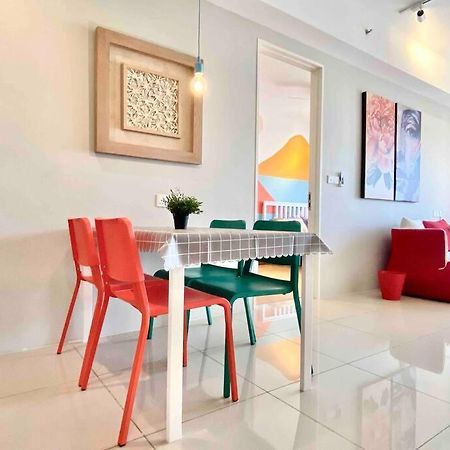 Tropicana 218 Macalister #Wondercolor #Infinity Pool #Georgetown #5Pax #2Br 2Bath #1King 1Queen 1Single #Quality Well Maintained #Private Host Exteriör bild
