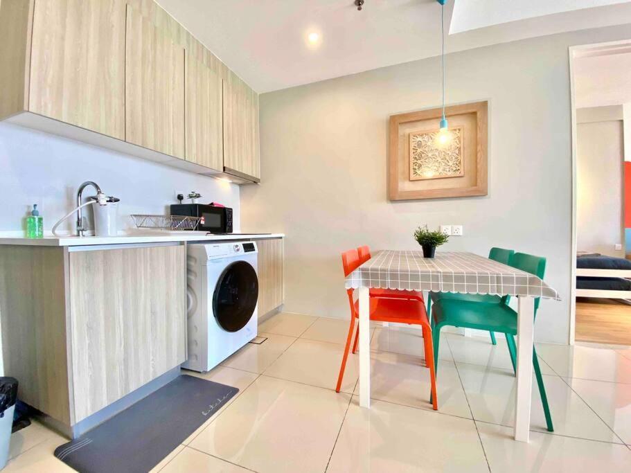 Tropicana 218 Macalister #Wondercolor #Infinity Pool #Georgetown #5Pax #2Br 2Bath #1King 1Queen 1Single #Quality Well Maintained #Private Host Exteriör bild