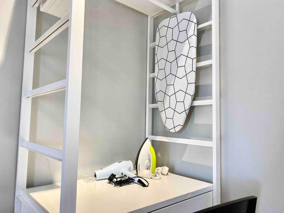 Tropicana 218 Macalister #Wondercolor #Infinity Pool #Georgetown #5Pax #2Br 2Bath #1King 1Queen 1Single #Quality Well Maintained #Private Host Exteriör bild