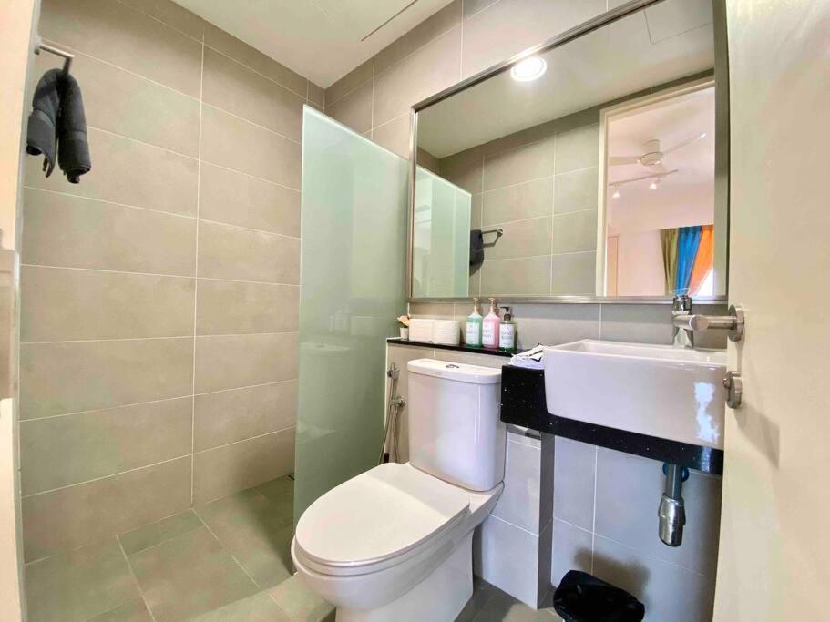 Tropicana 218 Macalister #Wondercolor #Infinity Pool #Georgetown #5Pax #2Br 2Bath #1King 1Queen 1Single #Quality Well Maintained #Private Host Exteriör bild