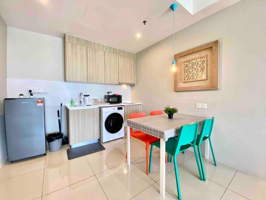 Tropicana 218 Macalister #Wondercolor #Infinity Pool #Georgetown #5Pax #2Br 2Bath #1King 1Queen 1Single #Quality Well Maintained #Private Host Exteriör bild